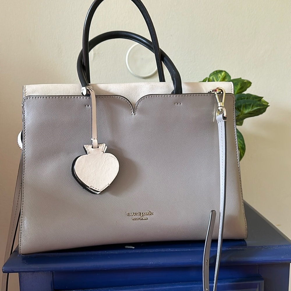 KATE SPADE tote or over shoulder bag. USED